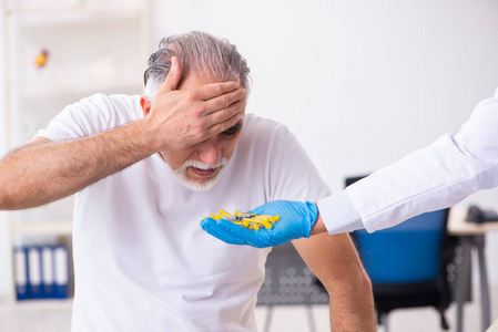 糖尿病患者就诊照片