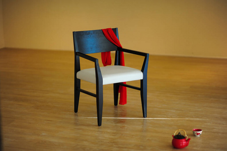 简单 椅子 玻璃陈列柜 最小值 空的 活的 人体工程学 无人居住