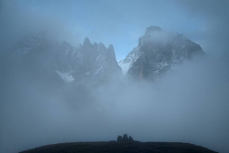 旅游业 自然 岩石 白云石 森林 朦胧 阿尔卑斯山 意大利
