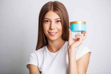 手拿护肤品图片