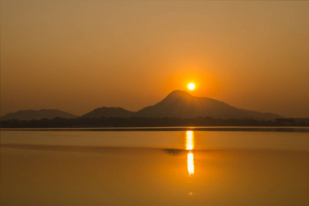 假期 水坝 亚洲 日出 旅游业 十一月 美丽的 自然 日落