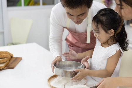 烹调 筛子 自制 健康 女人 假日 父亲 乐趣 食物 厨师