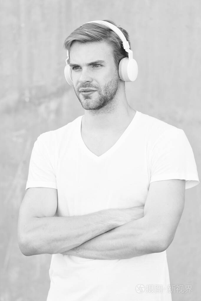 现代科技.现代和当代音乐.业余爱好.可折叠立体声耳机.降噪.无线耳机.