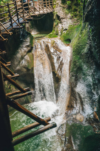 夏天 旅游业 追踪 旅行 美丽的 徒步旅行 瀑布 意大利