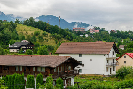房子 屋顶 自然 森林 建筑 草地 布拉索夫 旅游业 丘陵