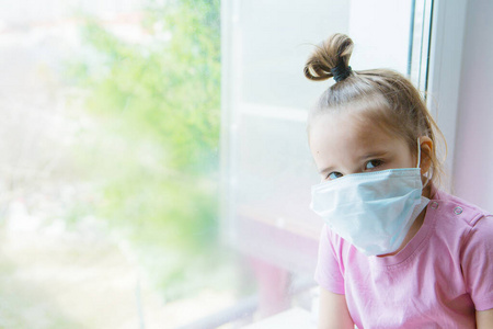白种人 医疗保健 俄罗斯 小孩 肖像 女孩 流感 冠状病毒