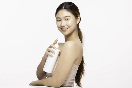 应用 瓶子 微笑 健康 很完美 日本人 照顾 洗剂 漂亮的