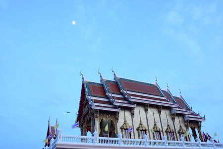 屋顶 古老的 瓦特 泰国 艺术 旅行 宫殿 建筑 冥想 天空