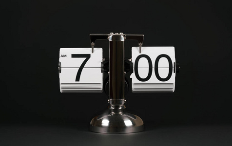 七点钟摄影图 七点钟图片大全 七点钟照片 摄图新视界