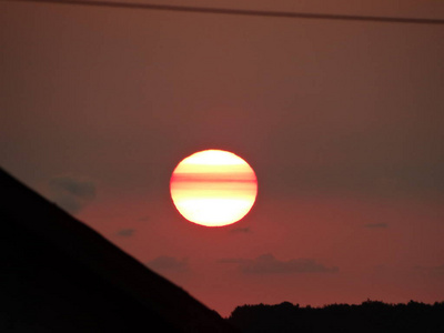 红色的夕阳天空图片