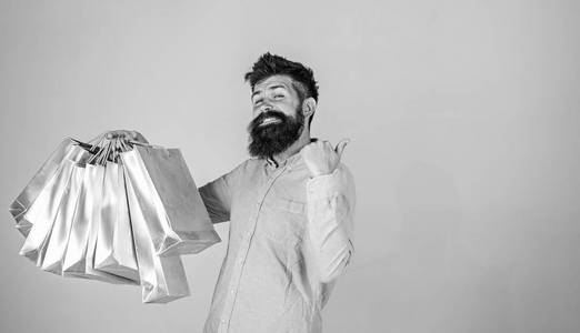 黑色潮买东西的人会竖起大拇指.喜脸上的潮人推荐购买.