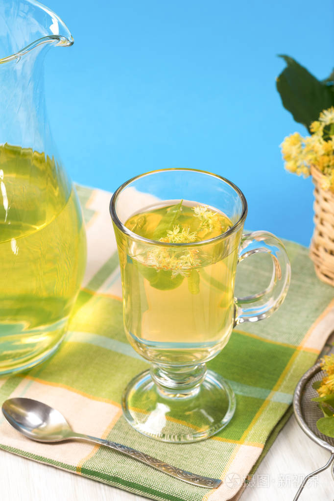 在奥特克拉夫附近喝一杯菩提茶