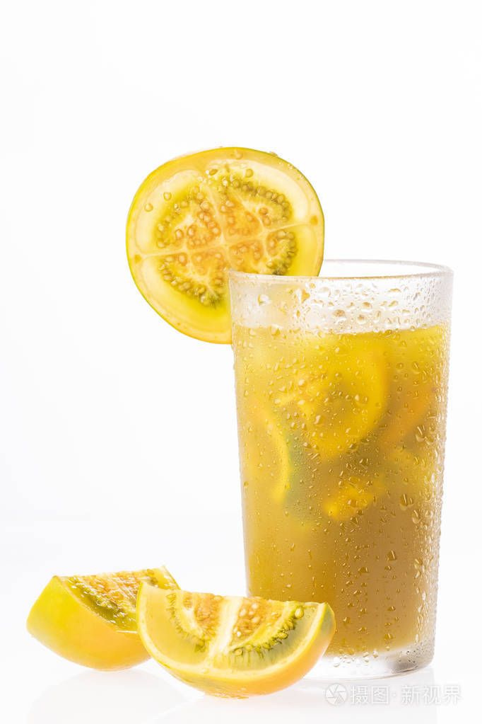 哥伦比亚传统饮料，由果汁和露露Solanum quitoense制成，称为lulada