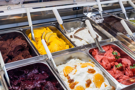 经典意大利美食冰淇淋店内陈列图片
