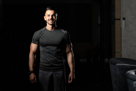 健美肌肉男_健美肌肉男素材图片_健美肌肉男图片素材下载_摄图新视界