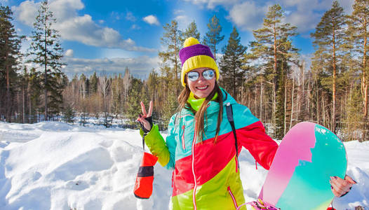 滑雪板少女图片