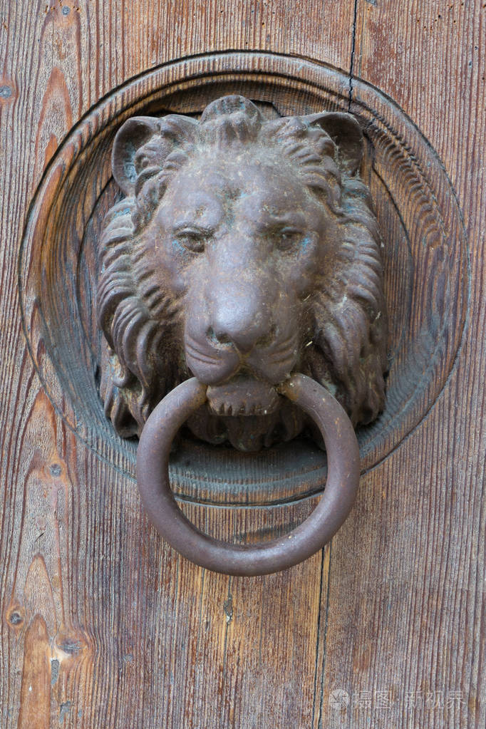 狮子门环