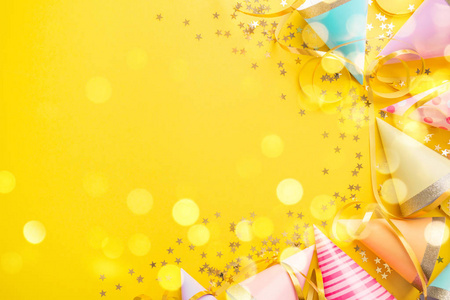 birthday party background on yellow 照片