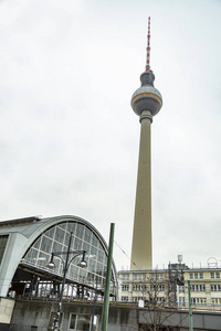 柏林火车站和费恩施图姆电视塔图片