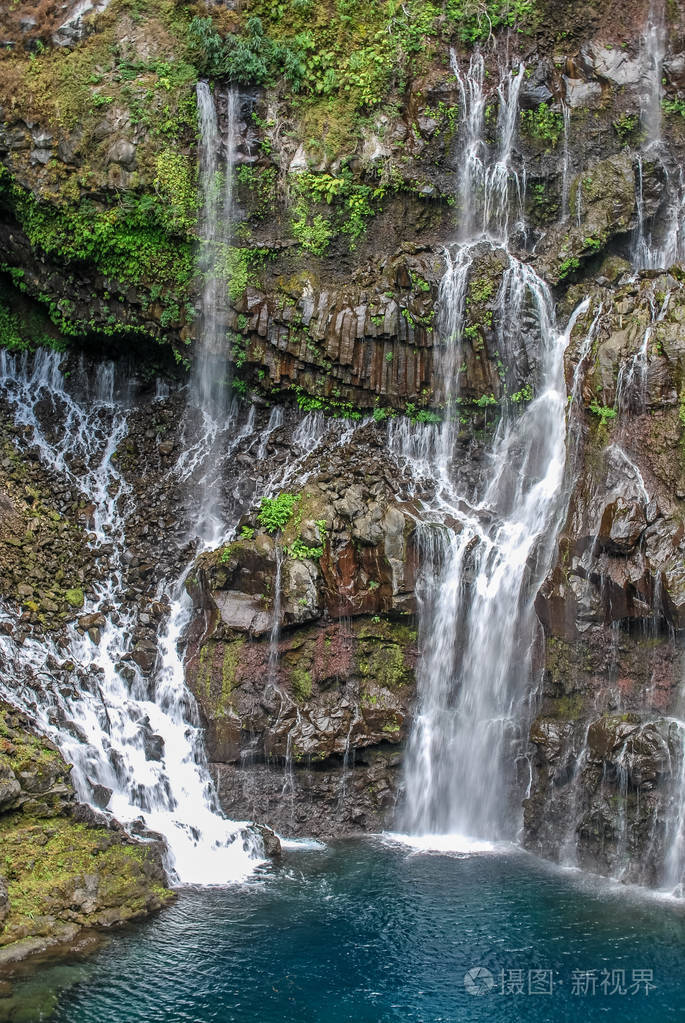 毛里求斯岛丛林瀑布景观