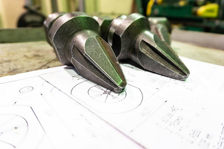 铣加工制造碎纸机的刀具取决于图纸,在铣床上加工齿轮,齿轮的刀具.