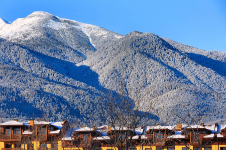 滑雪胜地班斯科雪山全景图片