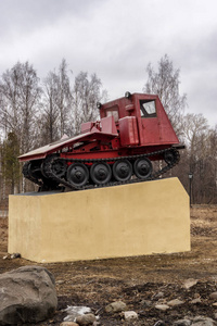 集材拖拉机图片