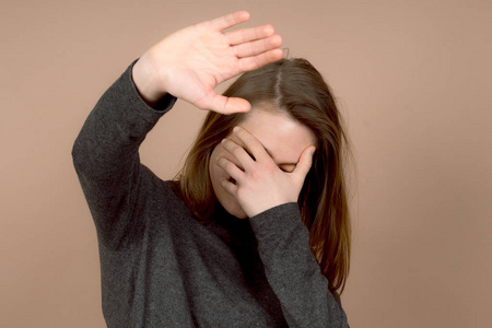 愤怒摇滚女孩尖叫图片