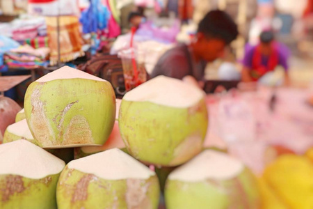 街头美食椰子图片