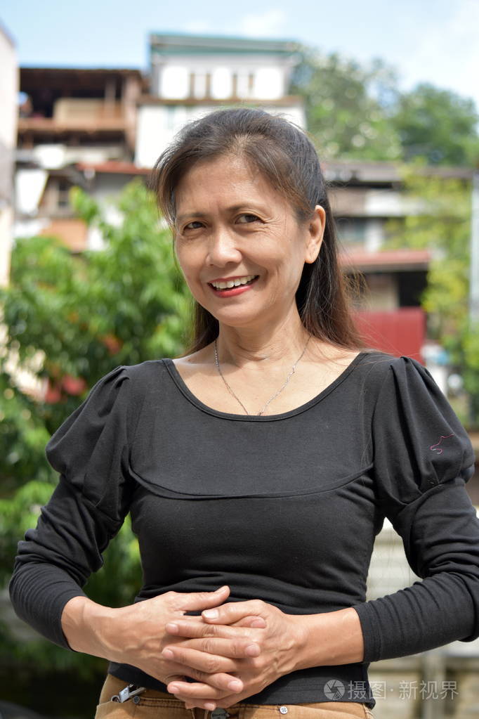 菲律宾女高中生微笑