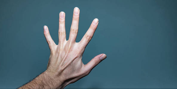 手指囊肿左手手指骨折,神经节囊肿照片