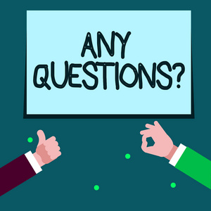 商业概念为你说写命令要求演示某事两个商人的手竖起大拇指,好的迹象