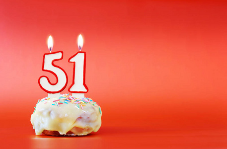 五十一岁五十一岁生日.51号白蜡纸杯蛋糕照片
