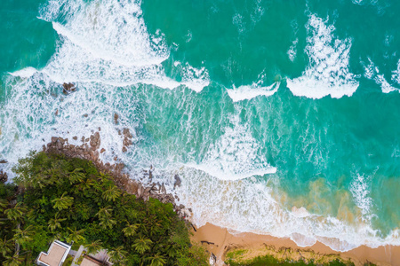 海浪沙滩鸟瞰自然美景图片