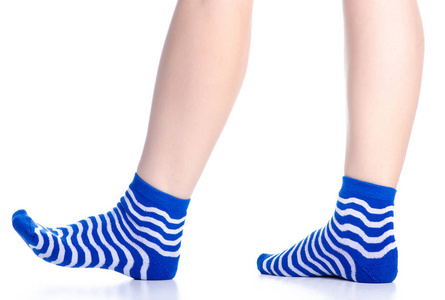 女性腿部搭配蓝色袜子时尚图片