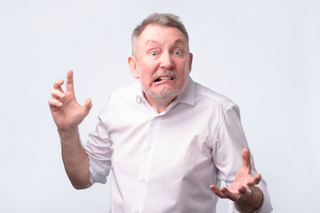 老汉摸你奶奶图片