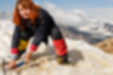 登山旅游主题模糊背景图片