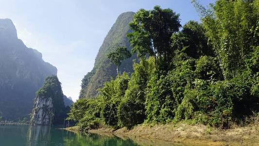 茶索桥兰湖的热带景观图片