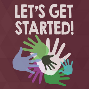 鼓励某人开始做某件事的商业理念不同大小的彩色手印重叠,以促进团队