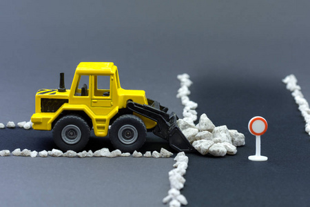 黄色施工机械模型立体道路施工图片
