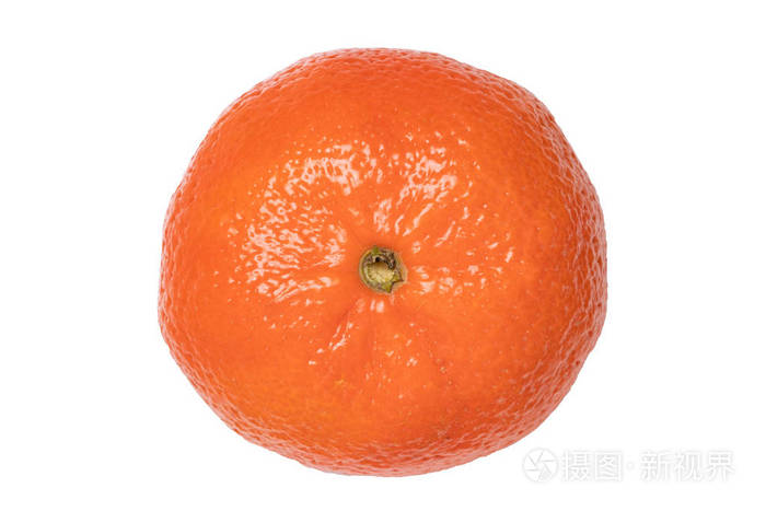 柑桔分离。在白色背景上分离的新鲜成熟的柑橘橙或克莱门汀的特写镜头。宏。