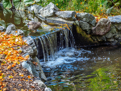 公共灯塔山公园秋天的水资源图片