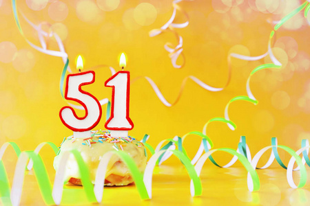 五十一岁五十一岁生日.51号蜡烛纸杯蛋糕照片