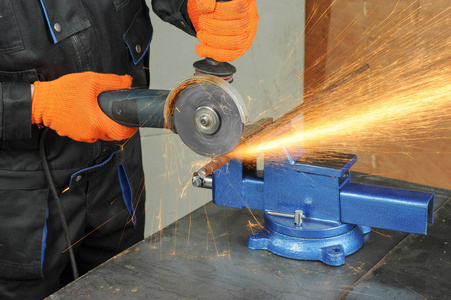 很多发光的火花照片