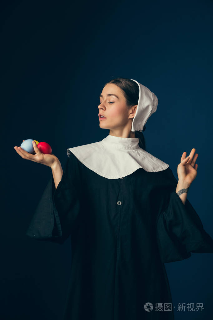 中世纪的年轻修女