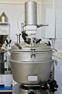 生产食品的工业设备,液体混合器照片