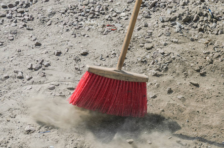 尘土飞扬的街道图片