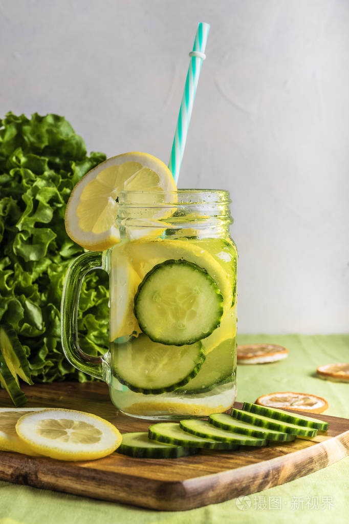 柠檬黄瓜排毒水