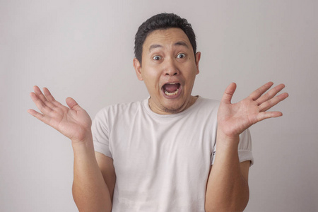 亚洲人张嘴震惊照片