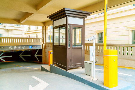 酒店停车场图片